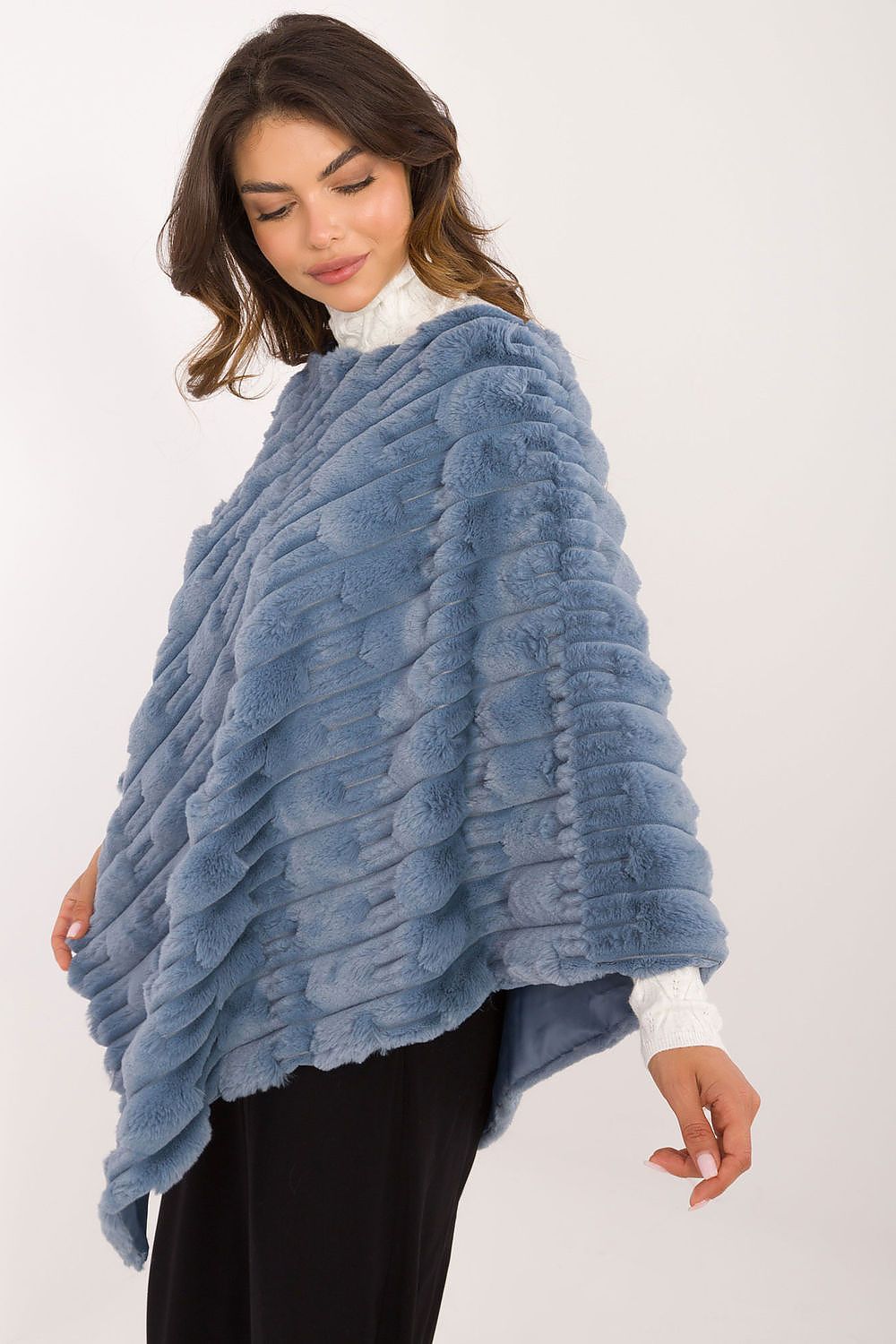 Poncho model 200206 AT